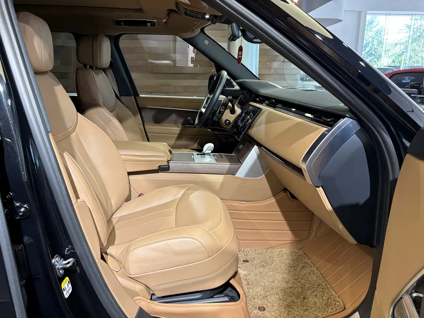 Land Rover Range Rover 2025 3.0 L6 400PS Flourishing Era Extended Wheelbase фото 22