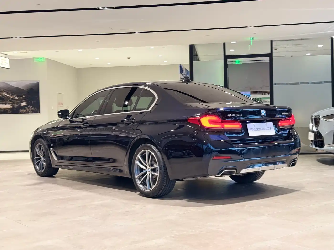 BMW 5 Series 2022 Model Second Facelift 525Li M Sport Package фото 4