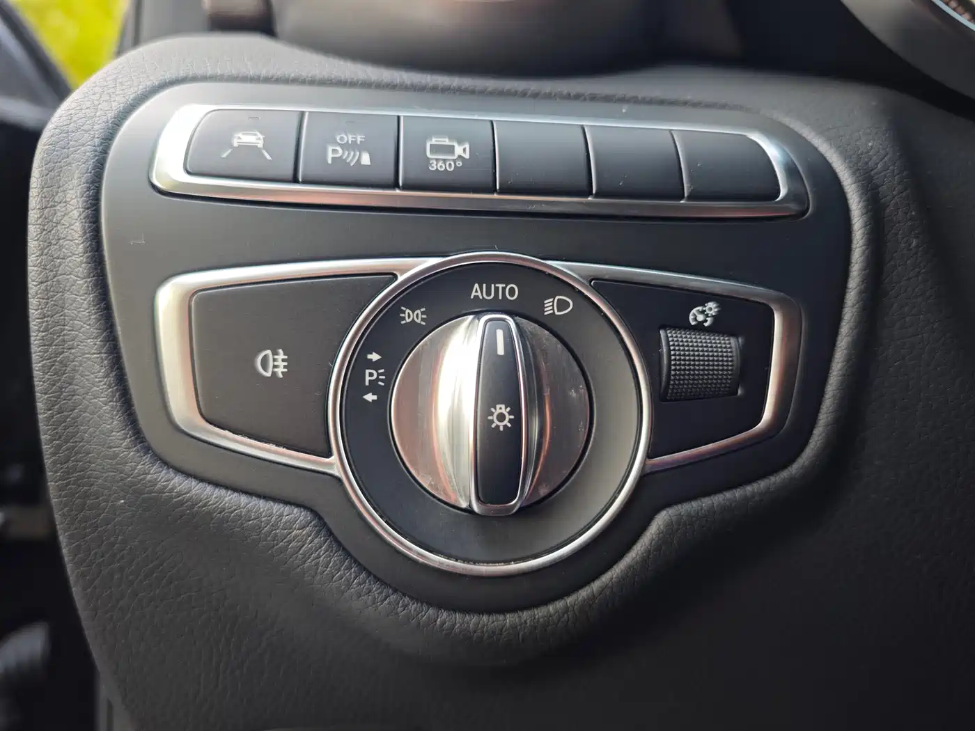 Mercedes-Benz GLC 2018 GLC 260 4MATIC Luxury фото 17