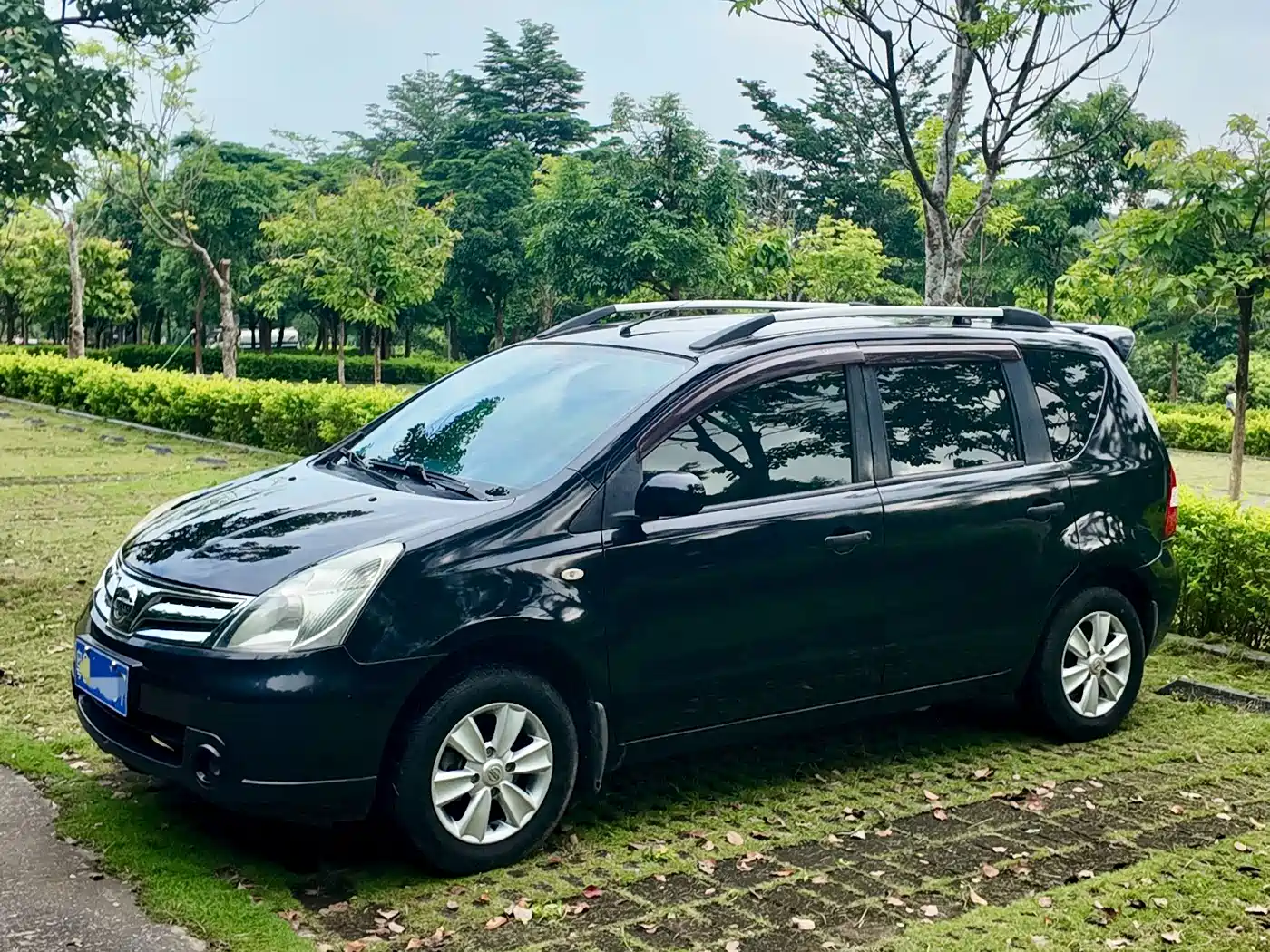 Nissan Livina 2011 2010 Model Joy Edition 1.6L Manual All-round Type