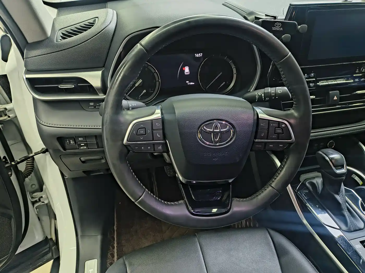 Toyota Highlander 2022 380T 4WD Luxury 7-Seater фото 12