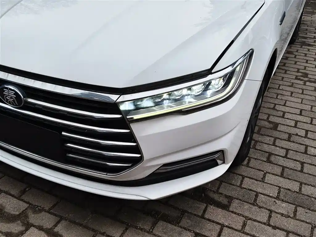 BYD Qin 2019 1.5L Automatic Prestige фото 18