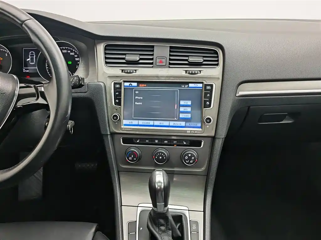 Volkswagen Golf 2015 1.6L Automatic Comfort фото 12