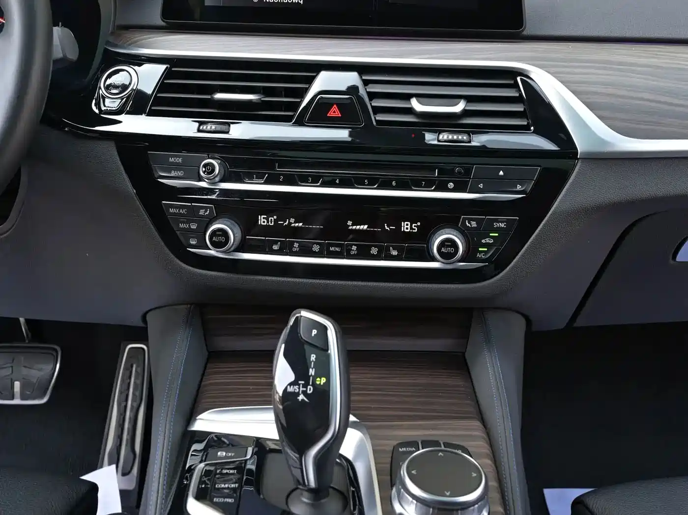 BMW 5 Series (Import) 2019 530i M Sport Package фото 10