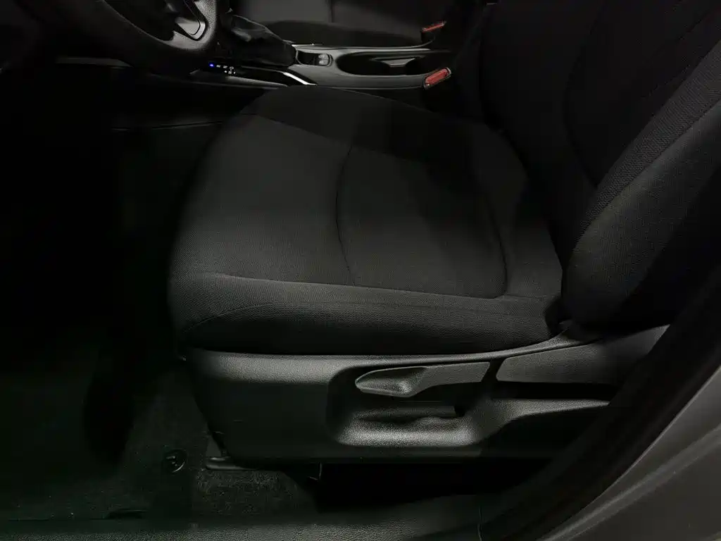 Toyota Corolla Cross 2024 Model 2.0L Pioneer Edition фото 20