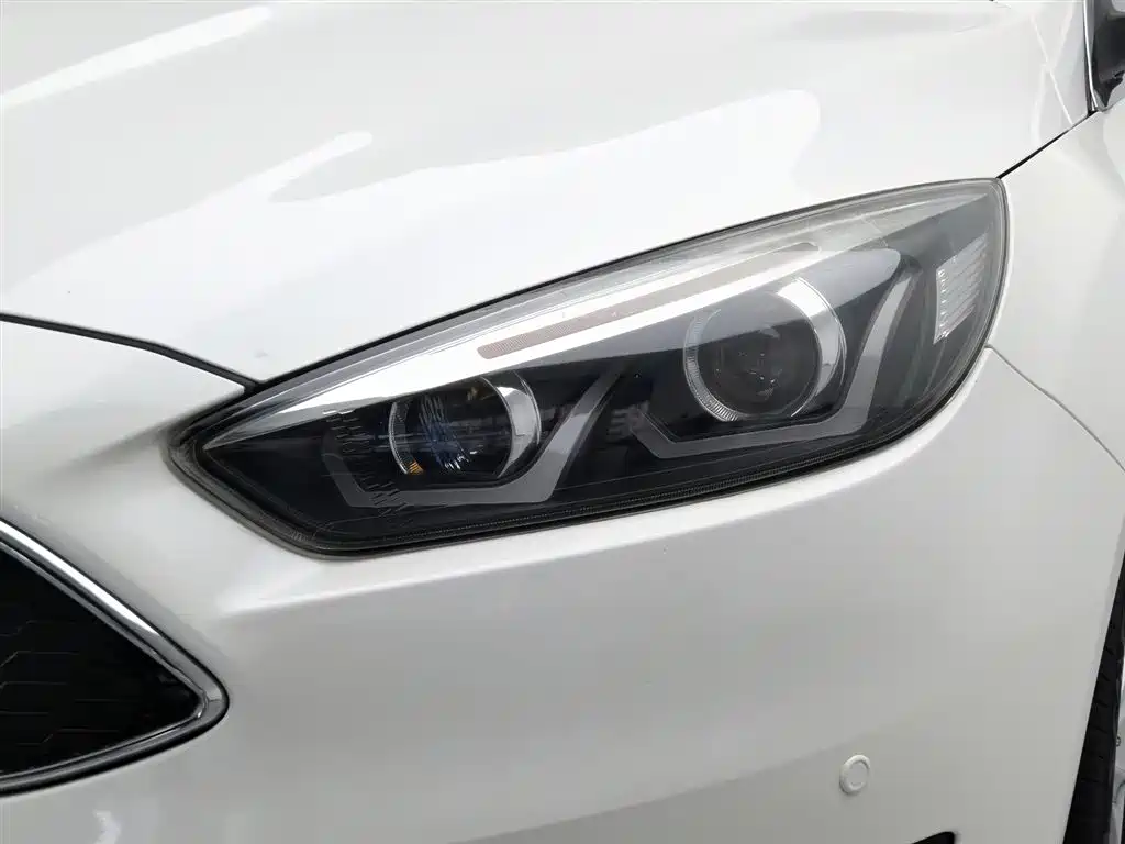Ford Focus 2015 Hatchback EcoBoost 180 Automatic Sport фото 7