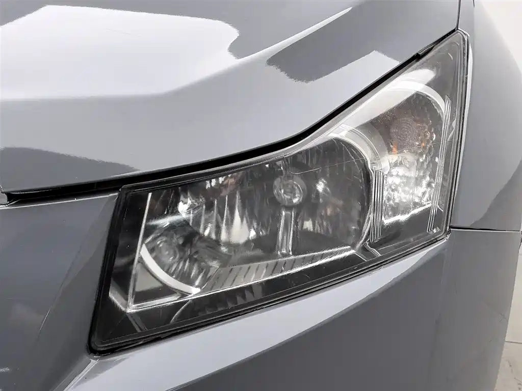 Chevrolet Cruze 2014 1.6L SL Million Commemorative Edition AT фото 7