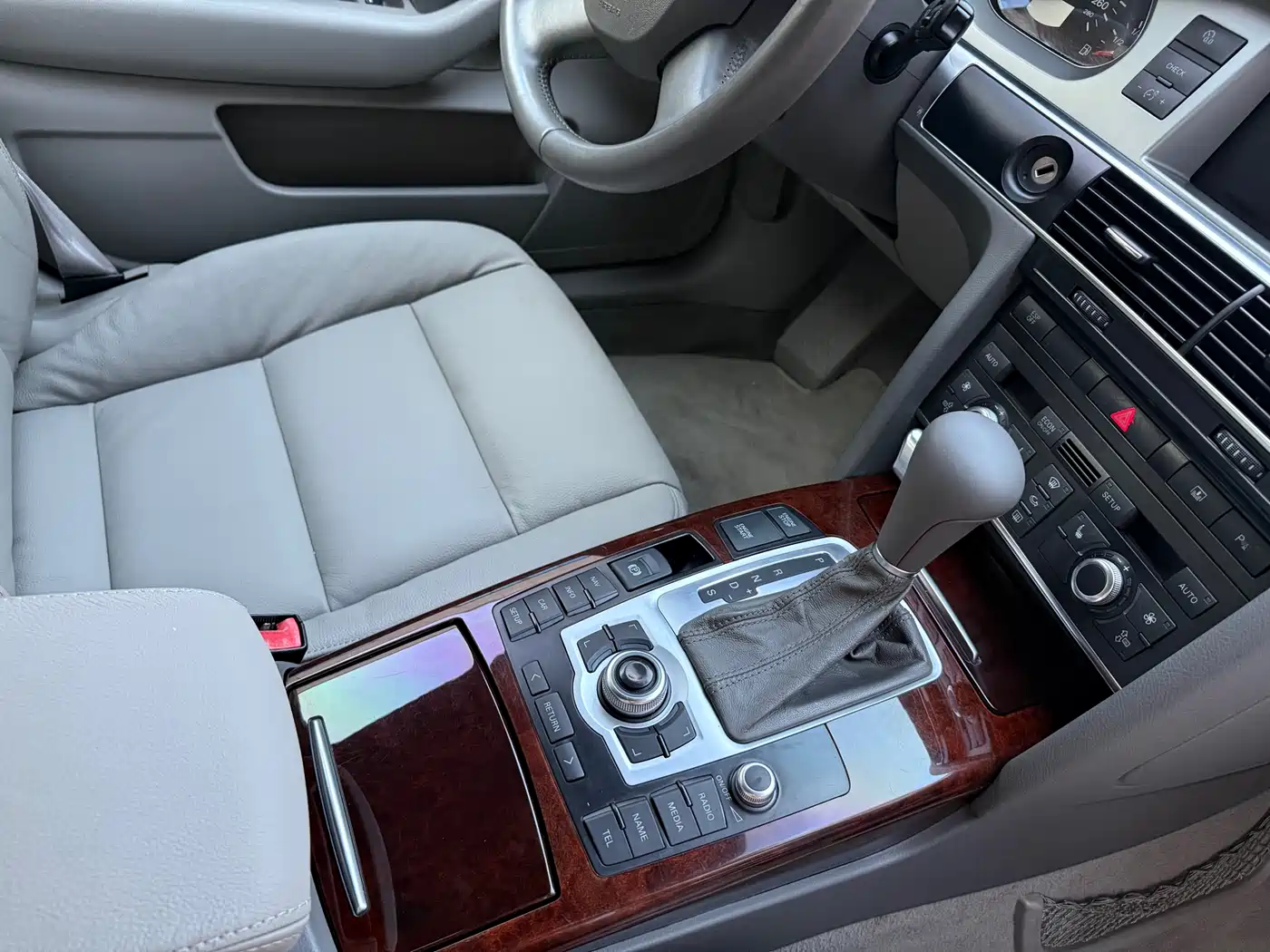 Audi A6L 2008 3.2 FSI quattro Luxury фото 7