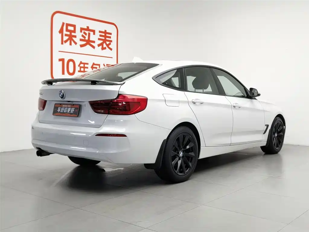 BMW 3 Series GT 2018 320i Fashion фото 2