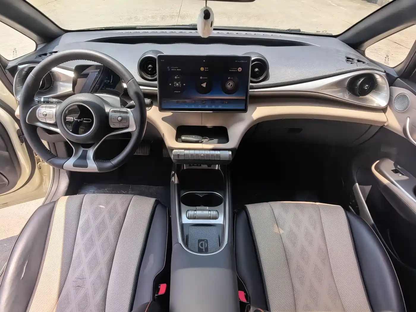 BYD Dolphin 2023 420km Fashion Edition фото 7