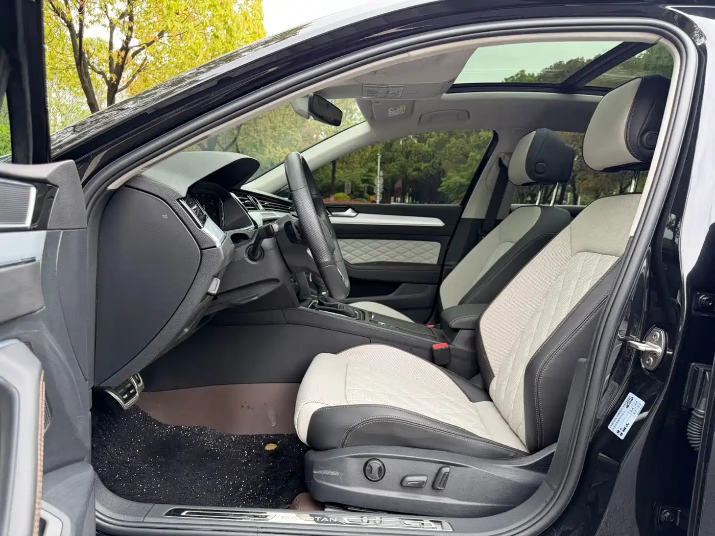 Volkswagen Magotan 2024 2 Million Units Public Sharing Edition 330TSI DSG Luxury фото 11