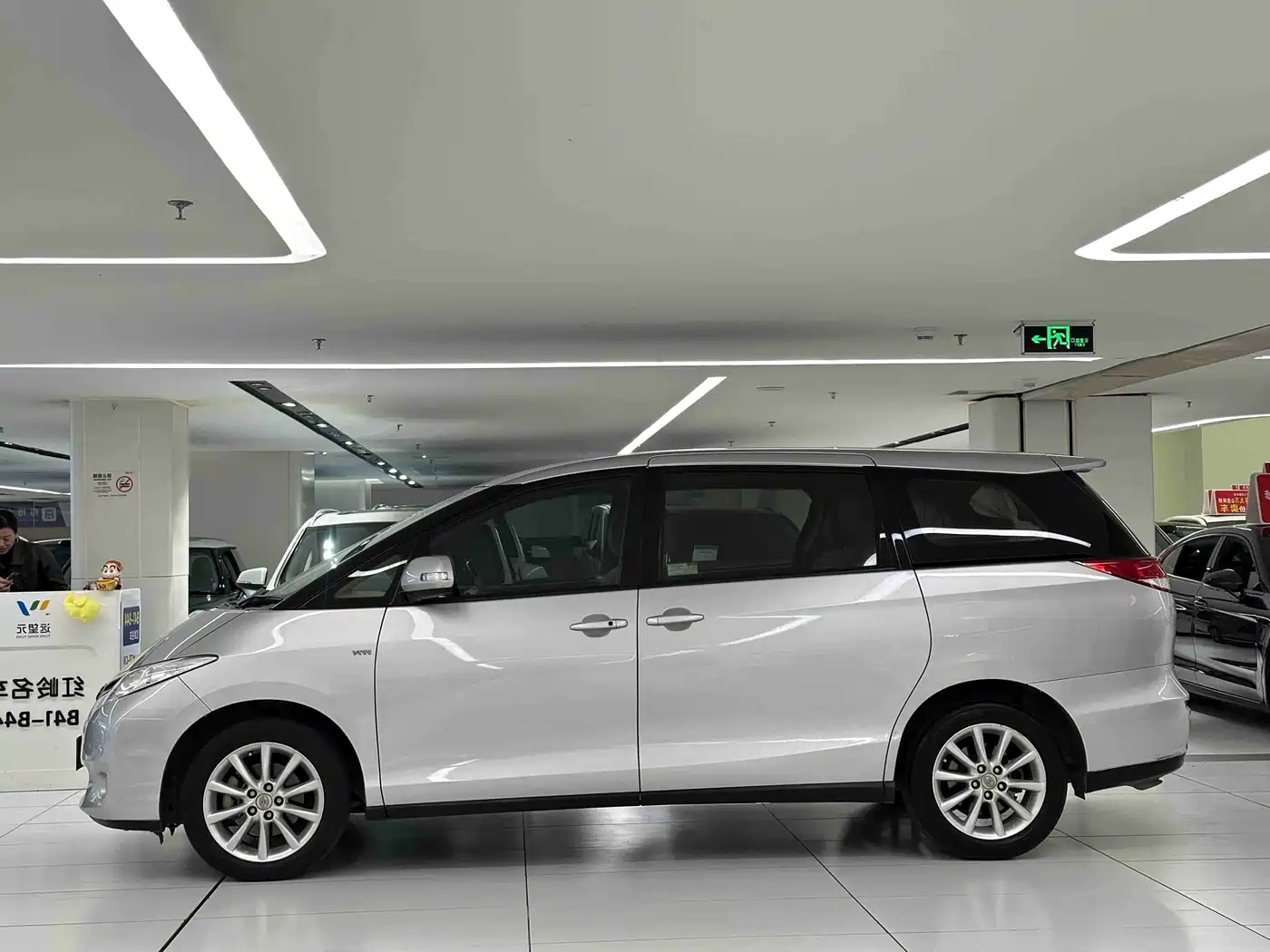 Toyota Previa 2012 2.4L 7-Seater Luxury Edition фото 4