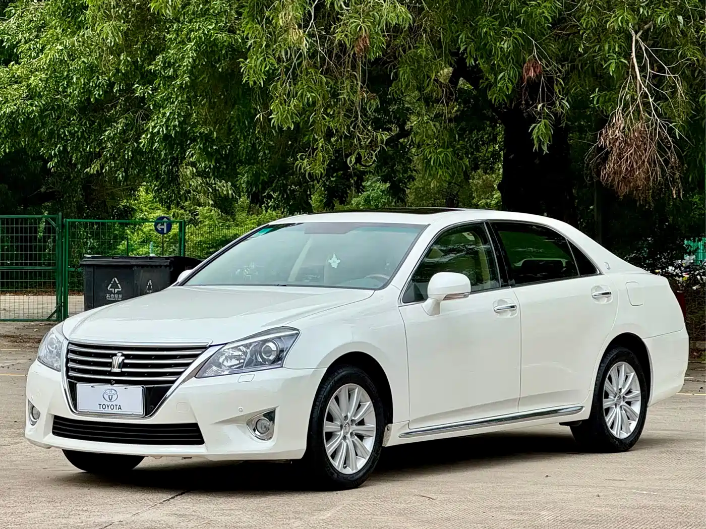 Toyota Crown 2012 2.5L Royal Leather Edition