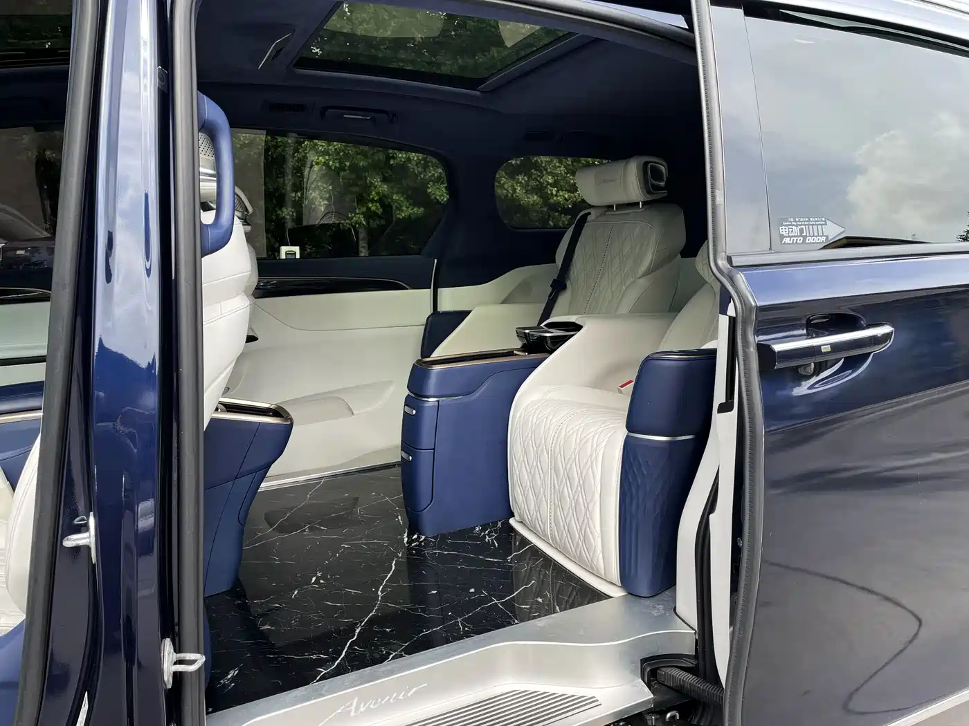 Buick GL8 2021 Avenir Aivia 4-Seater Prestige Edition фото 3