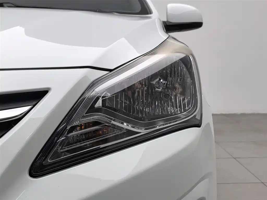 Hyundai Verna 2016 1.4L Automatic Smart GLS фото 7