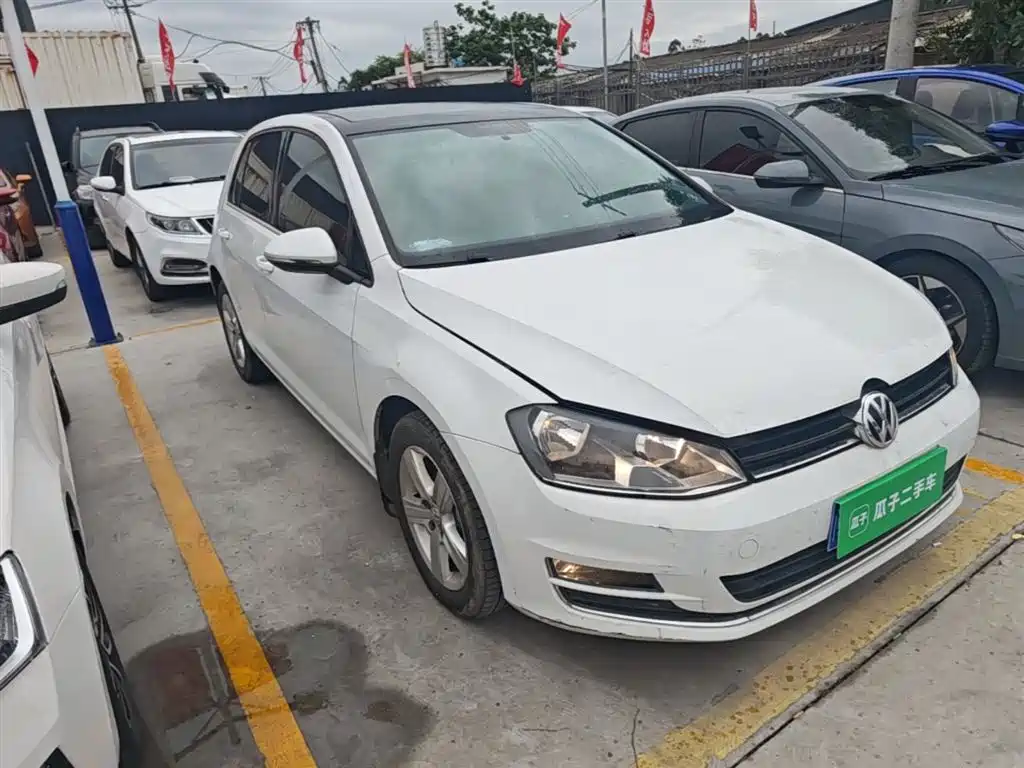 Volkswagen Golf 2016 230TSI Automatic Comfort фото 4