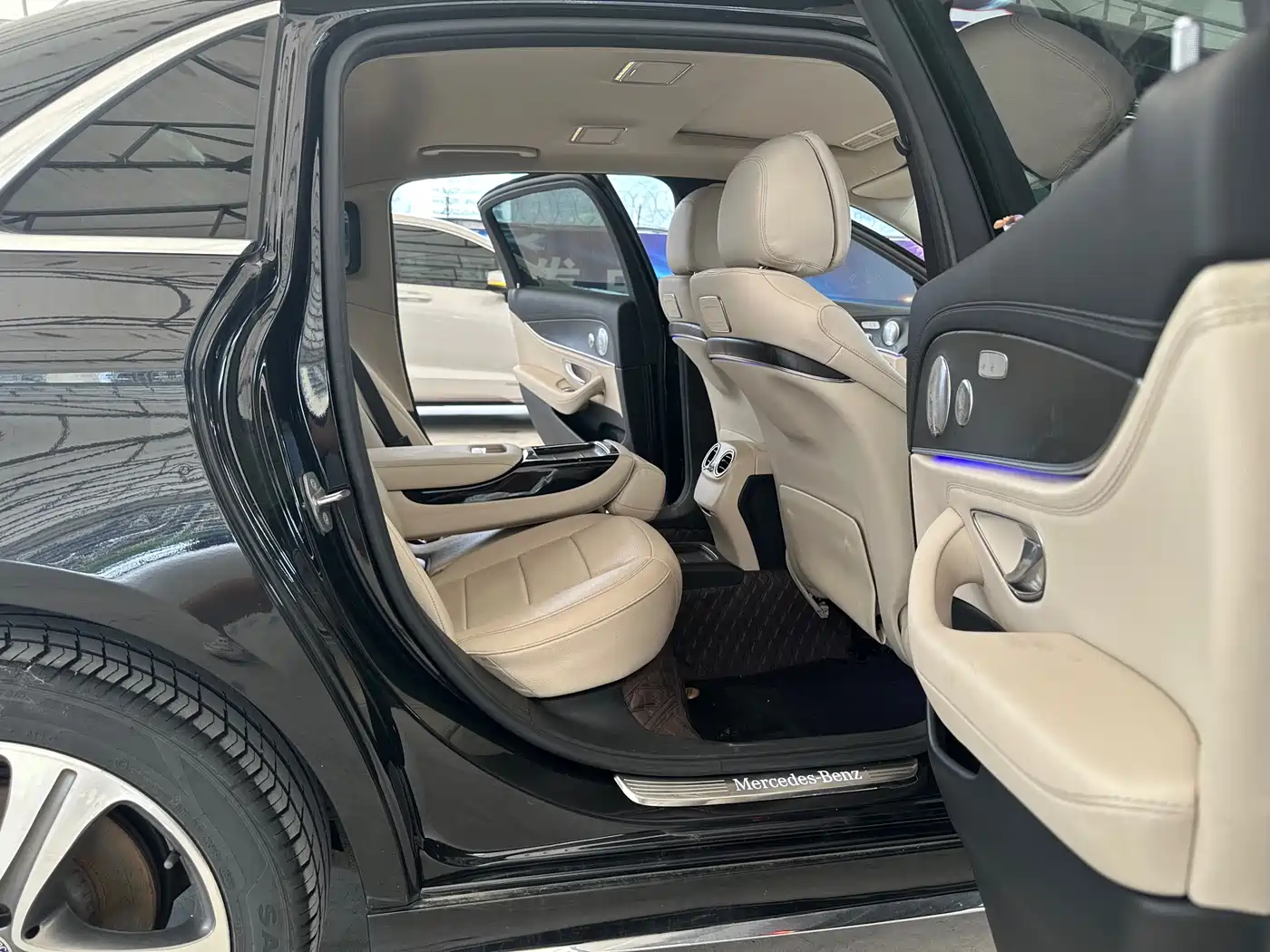 Mercedes-Benz E-Class 2016 E 200 L Sport Type фото 24
