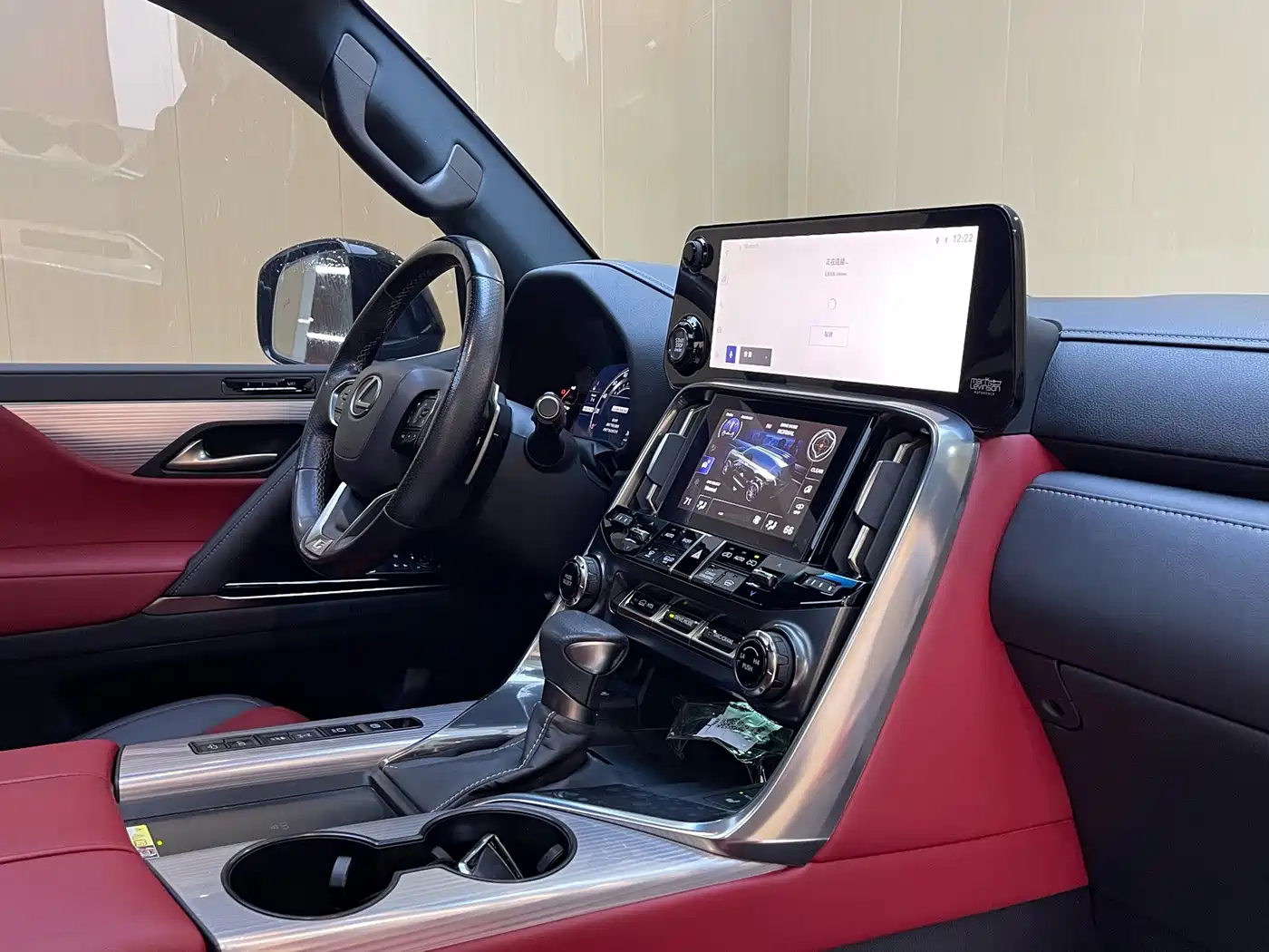 Photo 12 - Lexus LX