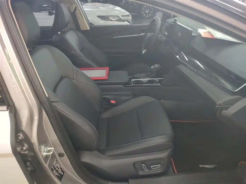 Toyota Camry 2024 Hybrid 2.0HGVP Luxury Edition фото 25