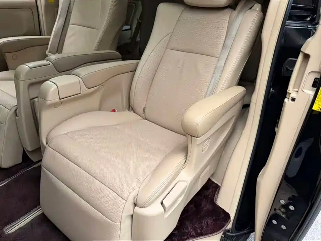 Toyota Alphard 2012 3.5L Luxury Edition фото 7