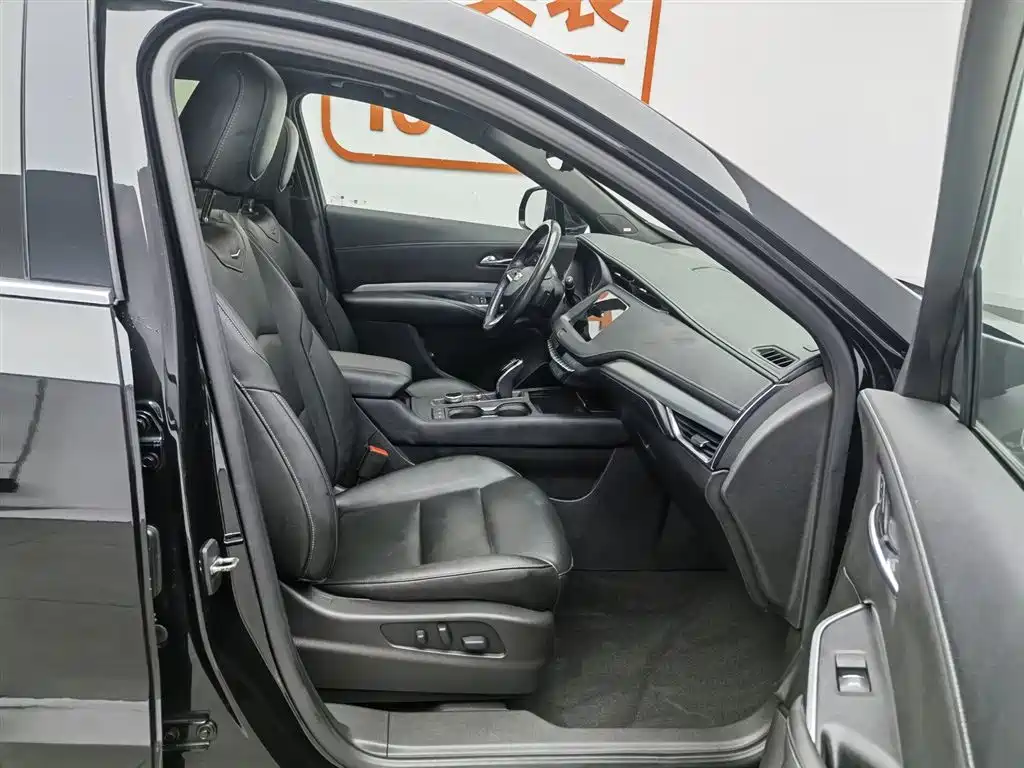 Cadillac XT4 2020 28T FWD Leading Trim фото 23