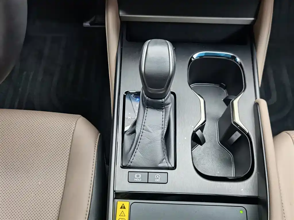 Lexus ES 2025 200 Ultimate Edition фото 13