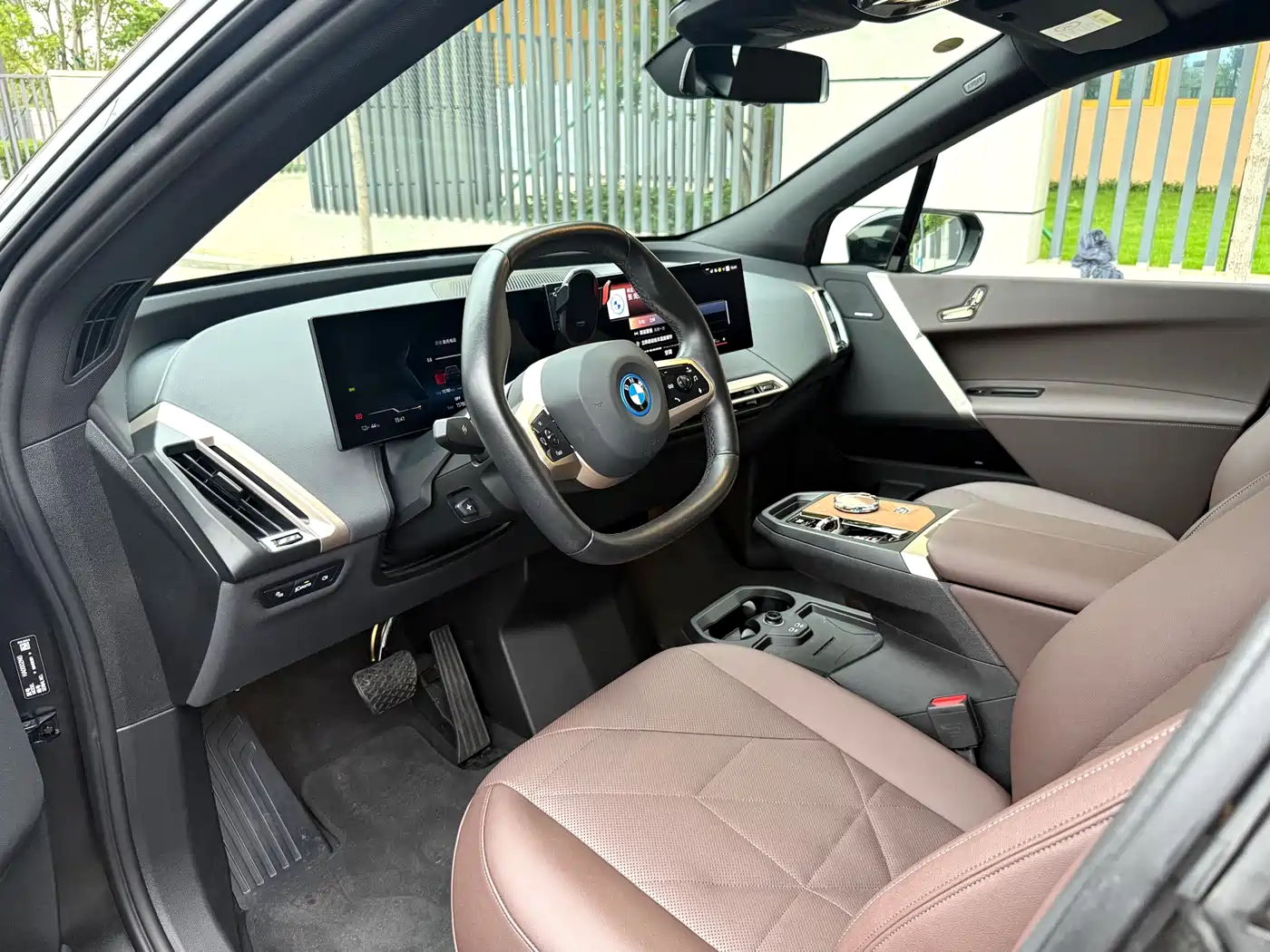 BMW iX 2022 xDrive40 фото 5