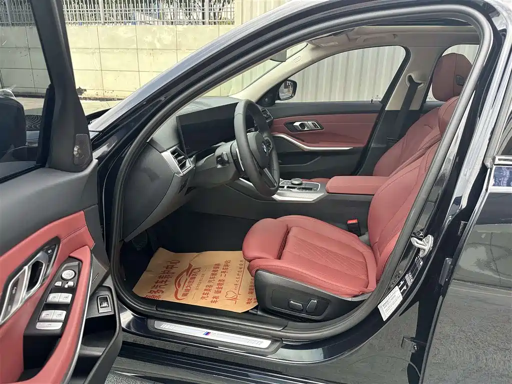 BMW 3 Series 2023 325Li M Sport Black Night Package фото 7