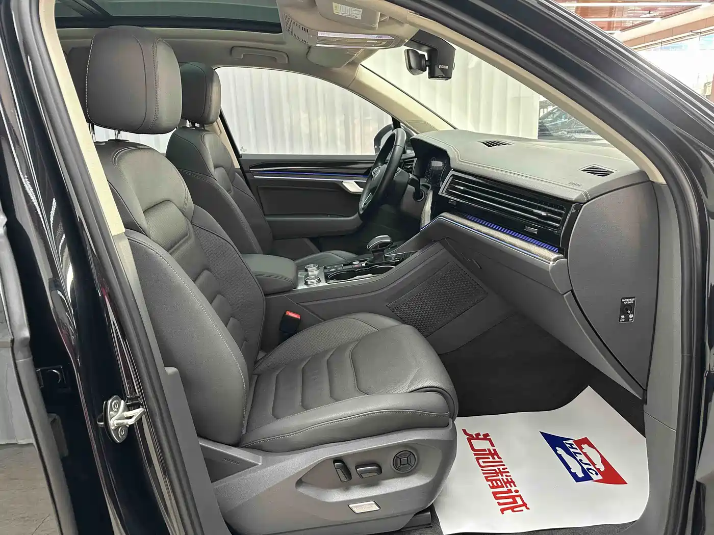 Volkswagen Touareg 2022 2.0TSI Rui Shang Edition фото 19