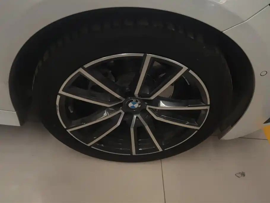BMW 3 Series 2024 325Li M Sport Package фото 6