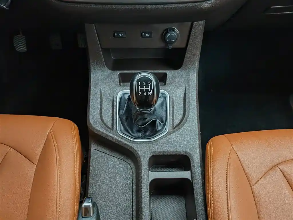 BAW (Beijing Automobile Works) Ruisheng Ace M7 2023 1.6L Standard Wheelbase Wealth Creation 7-seater фото 13