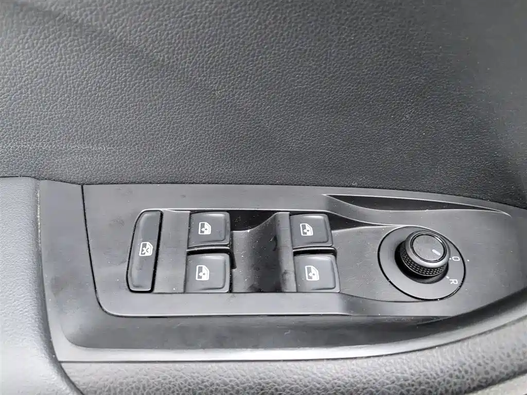 Škoda Kamiq 2021 1.5L Auto Comfort Edition фото 9
