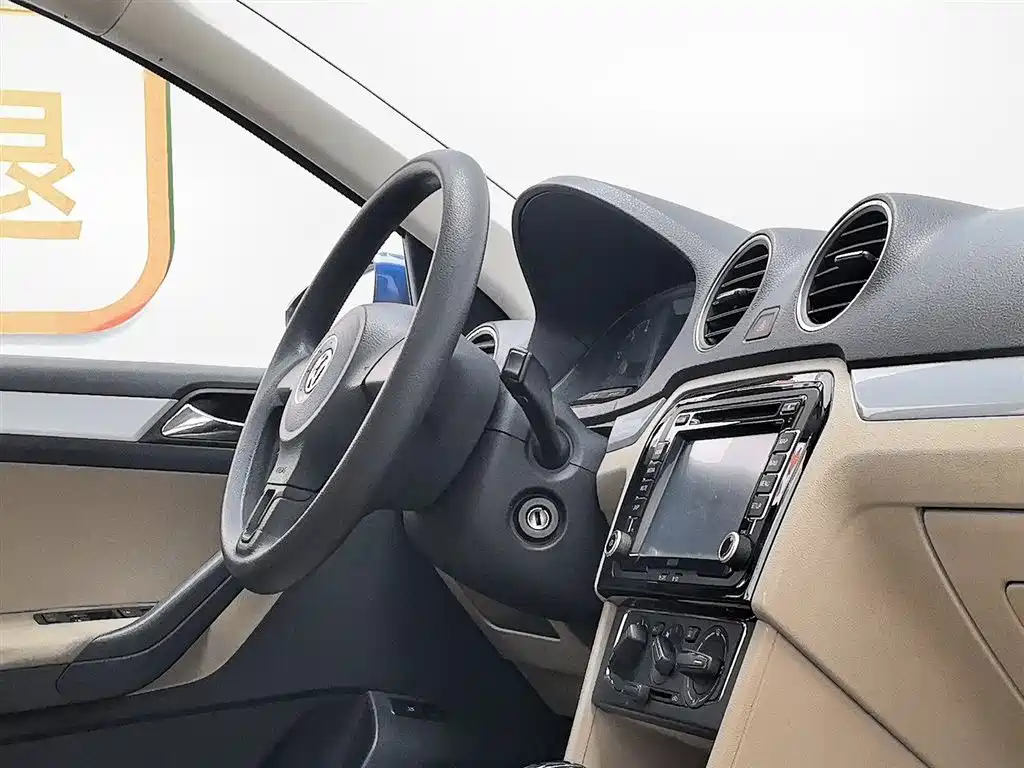 Volkswagen Jetta 2013 1.6L Automatic Comfort фото 22