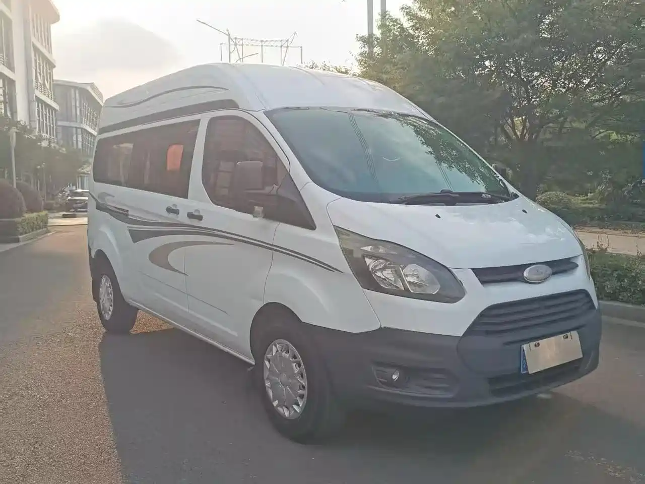 Ford Transit 2017 2017 2.0T Diesel Multi-Purpose Commercial Vehicle Medium Wheelbase Medium Roof China IV