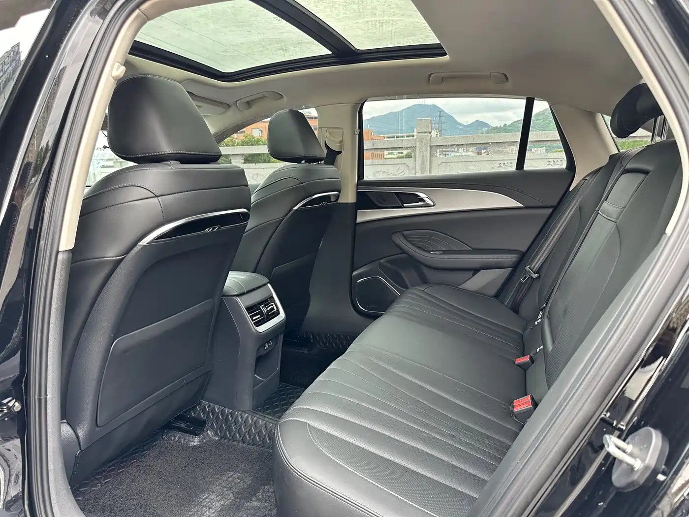 Hongqi H5 2023 1.5T DCT Smart Connect Flag Rhythm фото 8