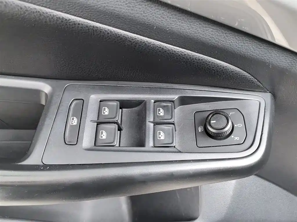 Volkswagen Bora 2020 1.5L Manual Fashion фото 9