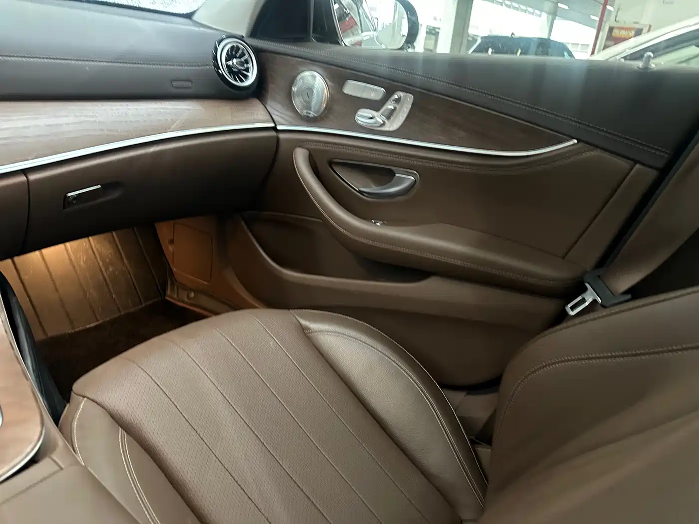 Mercedes-Benz E-Class 2023 E 300 L Fashion фото 8