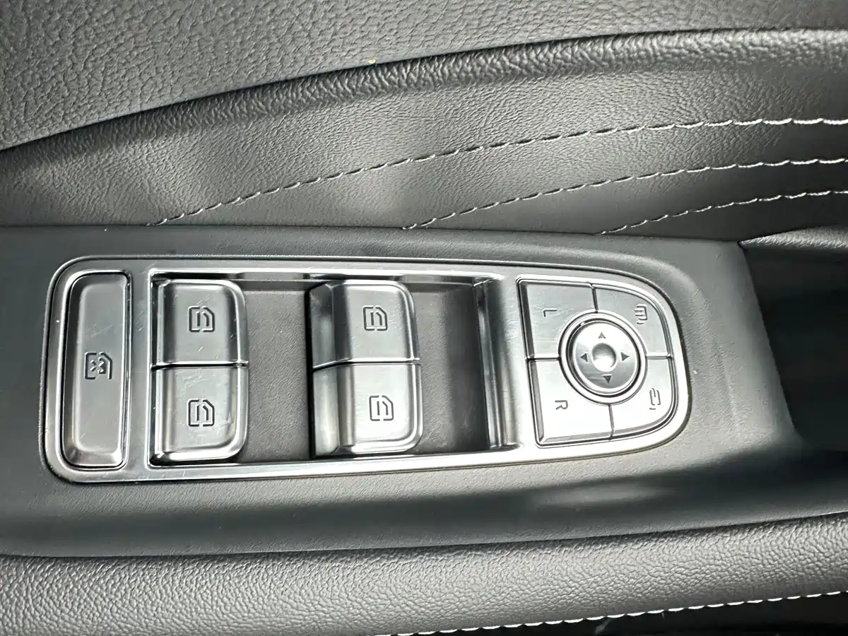 Hongqi H5 2023 1.5T DCT Smart Connect Flag Rhythm фото 14