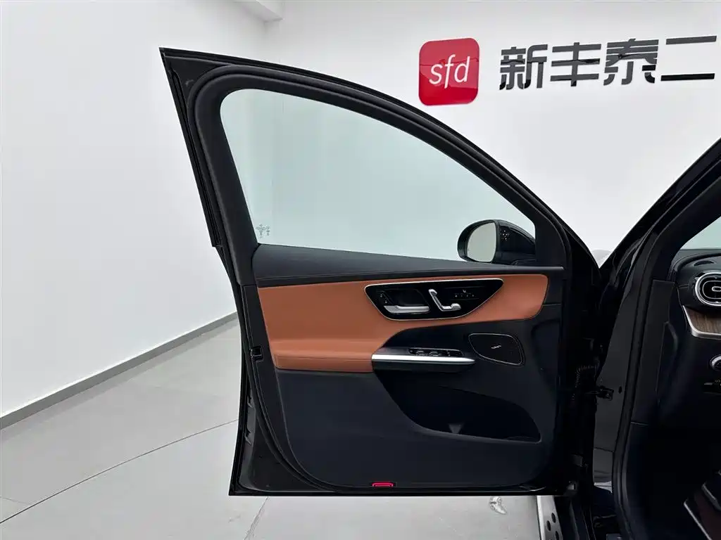Mercedes-Benz GLC 2024 Facelift GLC 300 L 4MATIC Sport 5-seater фото 8