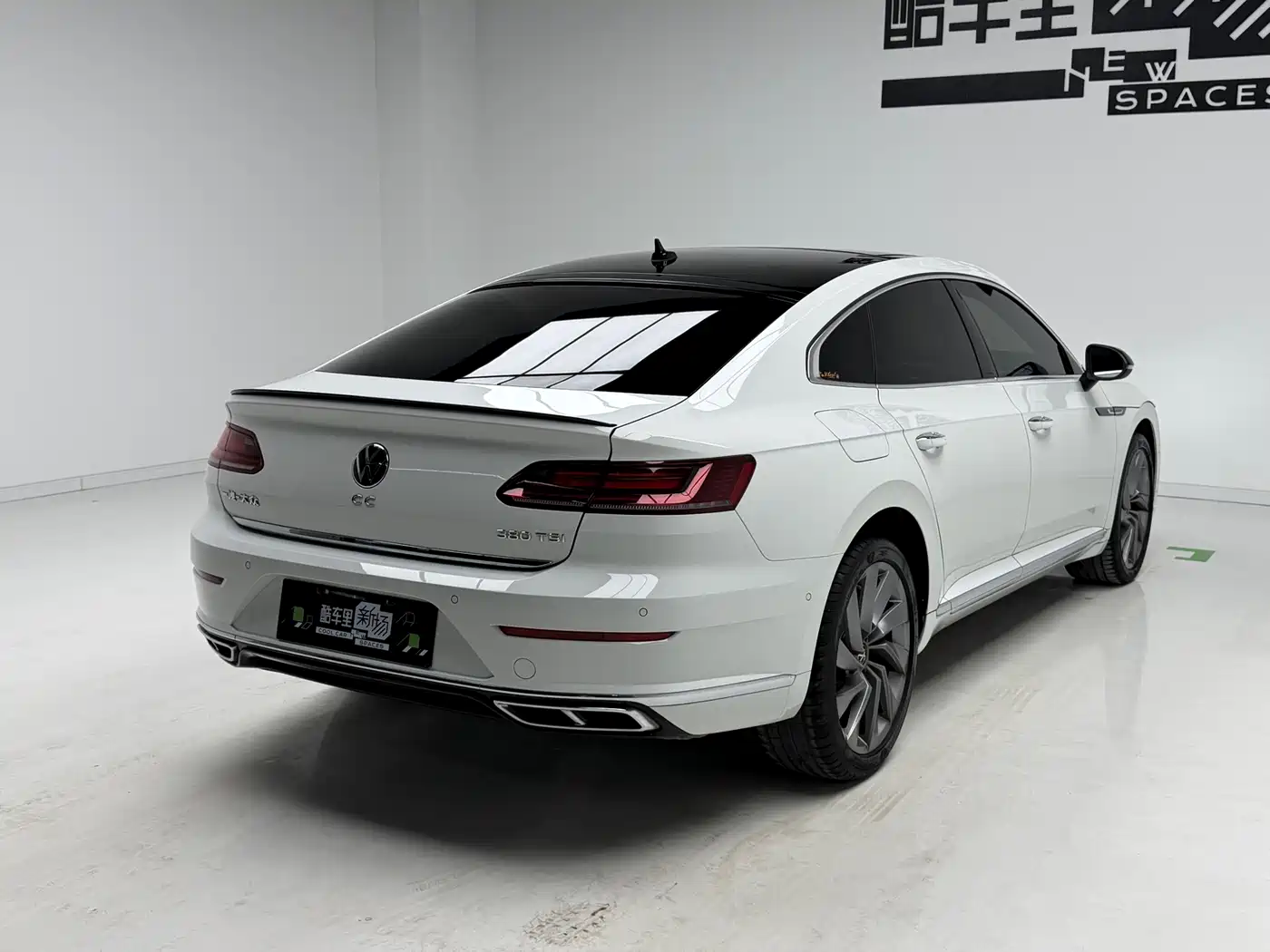 Volkswagen FAW-Volkswagen CC 2021 380TSI Eye-catching Edition 30th Anniversary фото 4