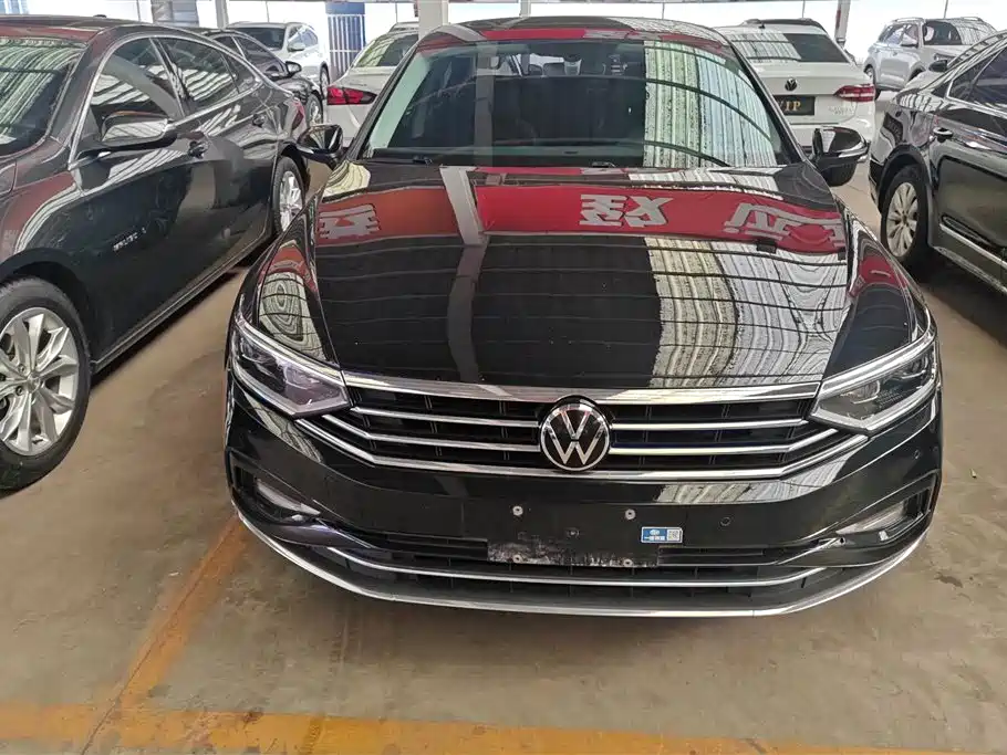 Volkswagen Magotan 2021 330TSI DSG 30th Anniversary Edition фото 2