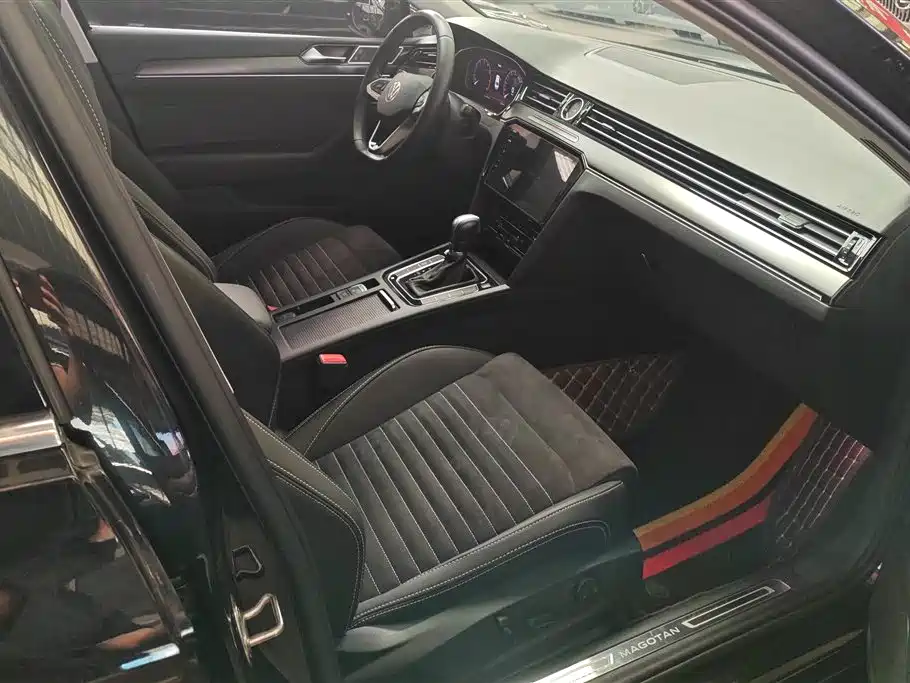 Volkswagen Magotan 2021 330TSI DSG 30th Anniversary Edition фото 8