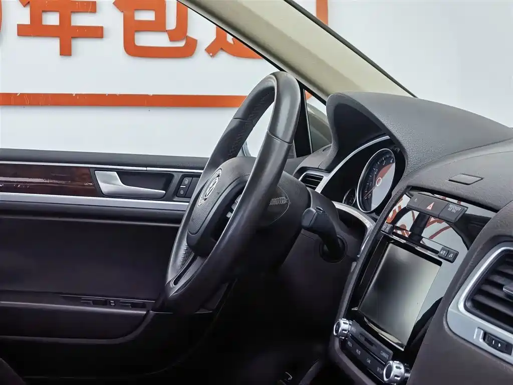 Volkswagen Touareg 2011 3.0TSI Standard фото 22