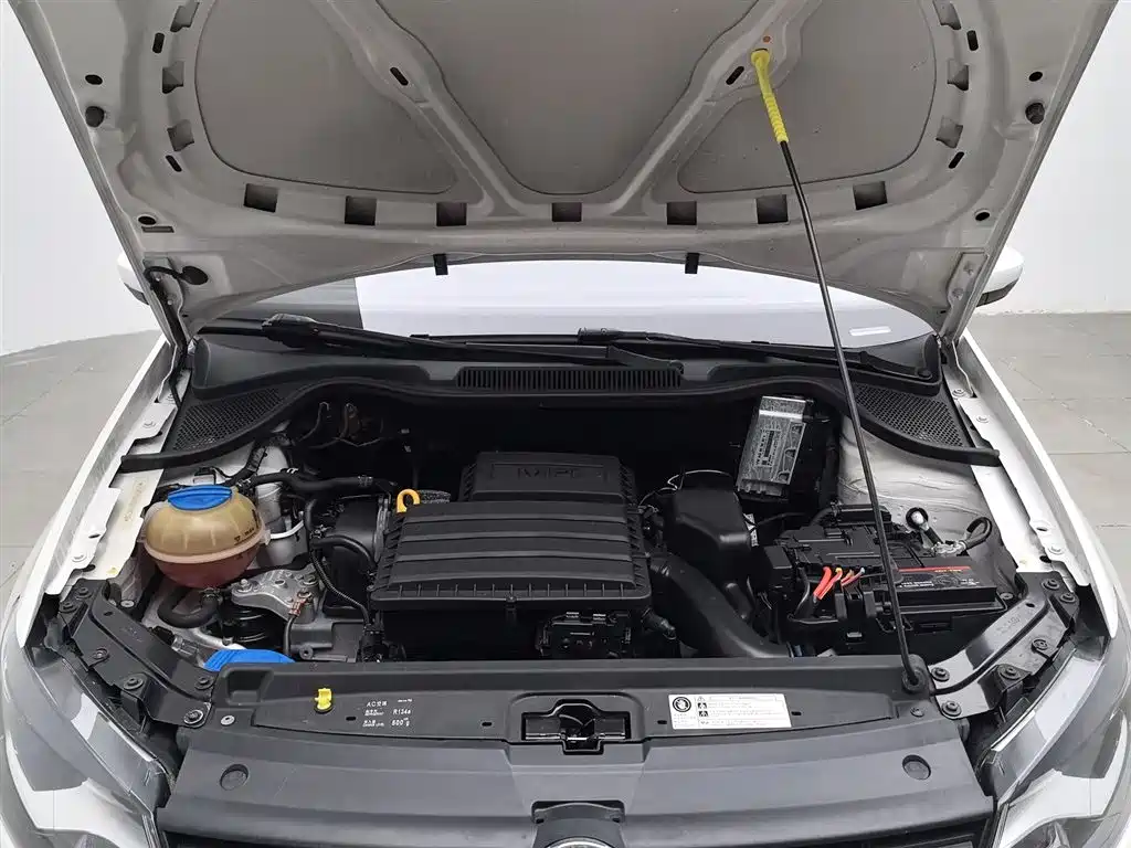 Volkswagen Polo 2016 1.4L Automatic Trend фото 6