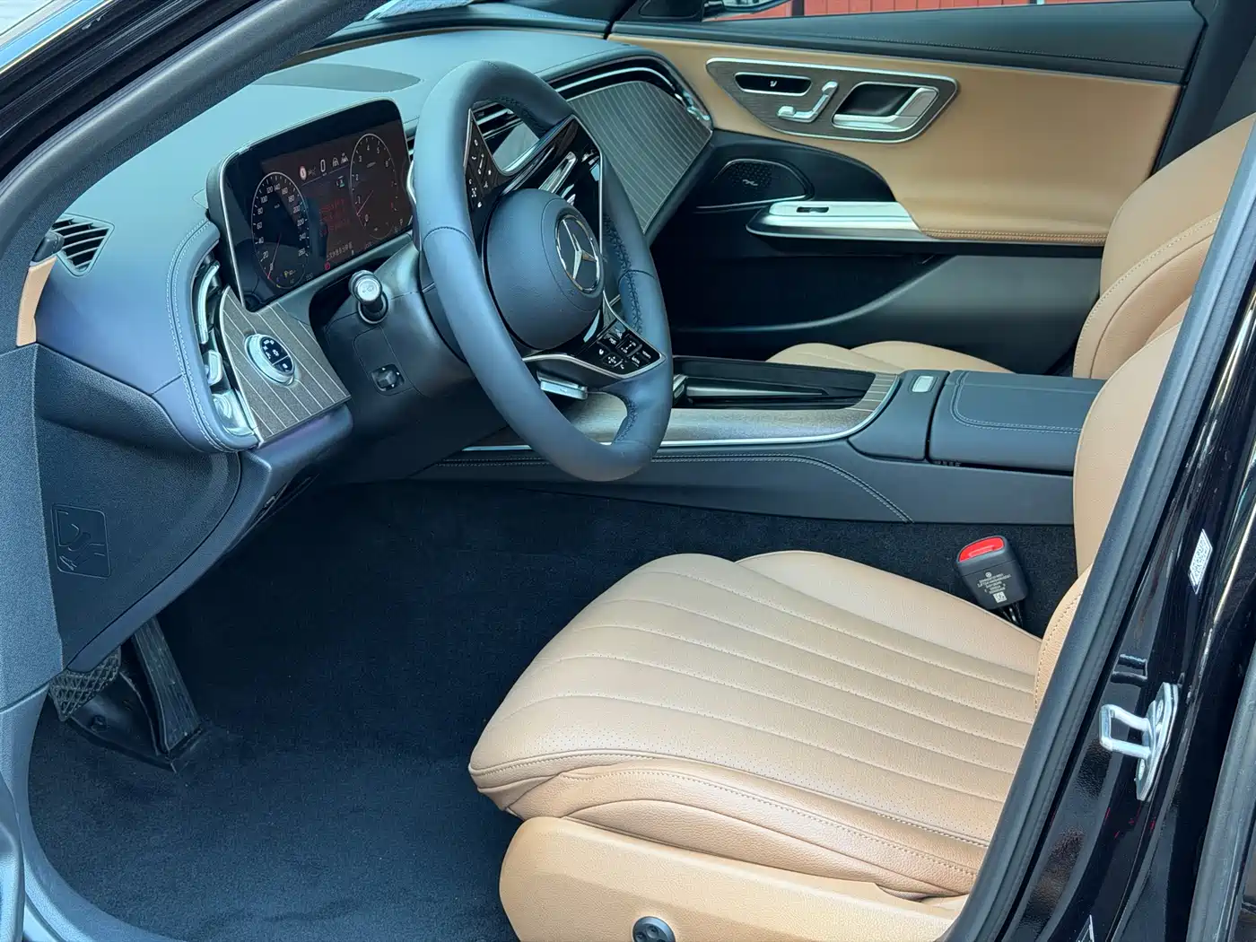 Mercedes-Benz E-Class 2024 E 300 L Fashion фото 8