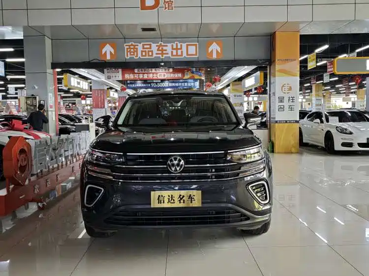Volkswagen Talagon 2023 330TSI Luxury Touring Edition фото 2
