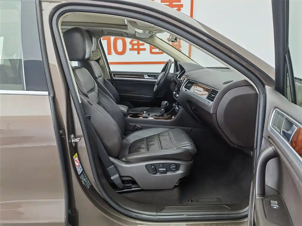 Volkswagen Touareg 2011 3.0TSI Standard фото 23