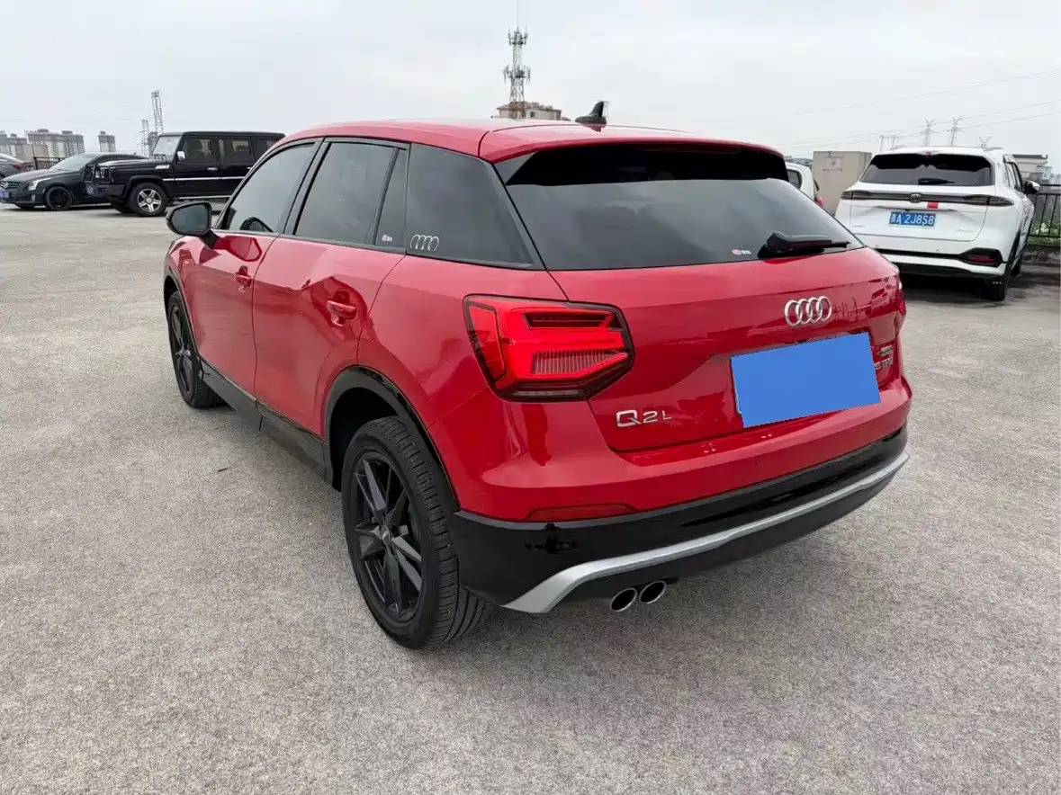 Фото 7 - Audi Q2L