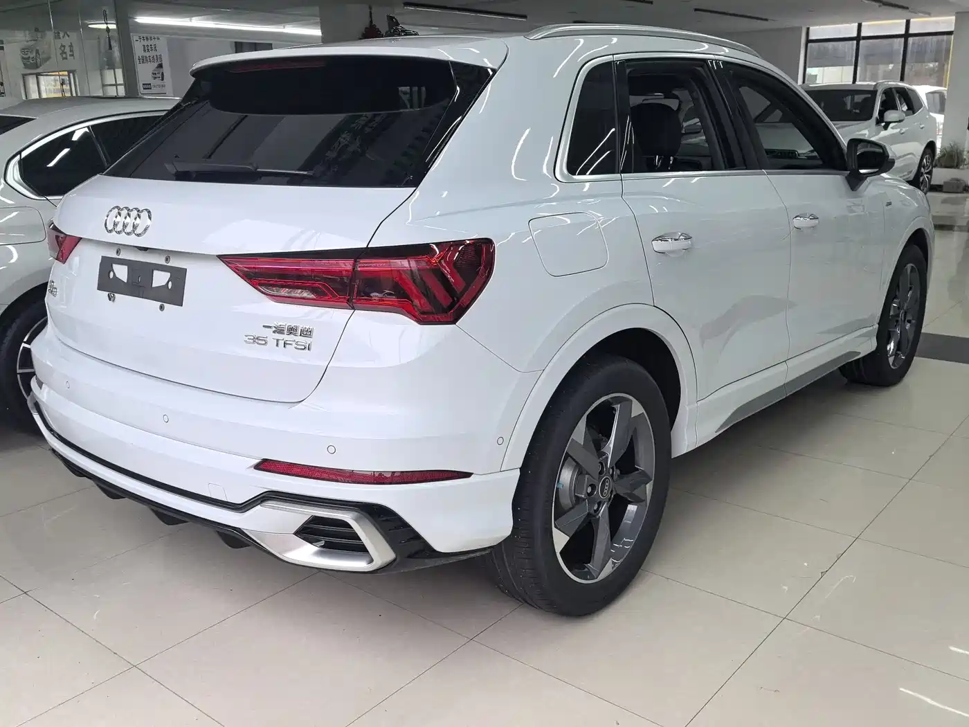 Audi Q3 2024 35 TFSI Fashion Sport фото 13