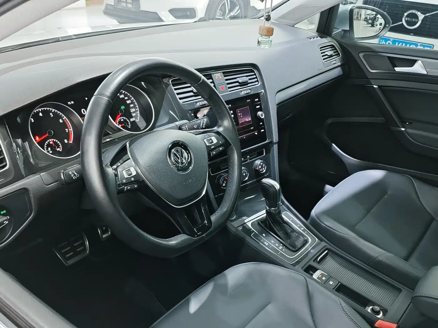 Volkswagen Golf (Import) 2019 1.8TSI Wagon фото 7